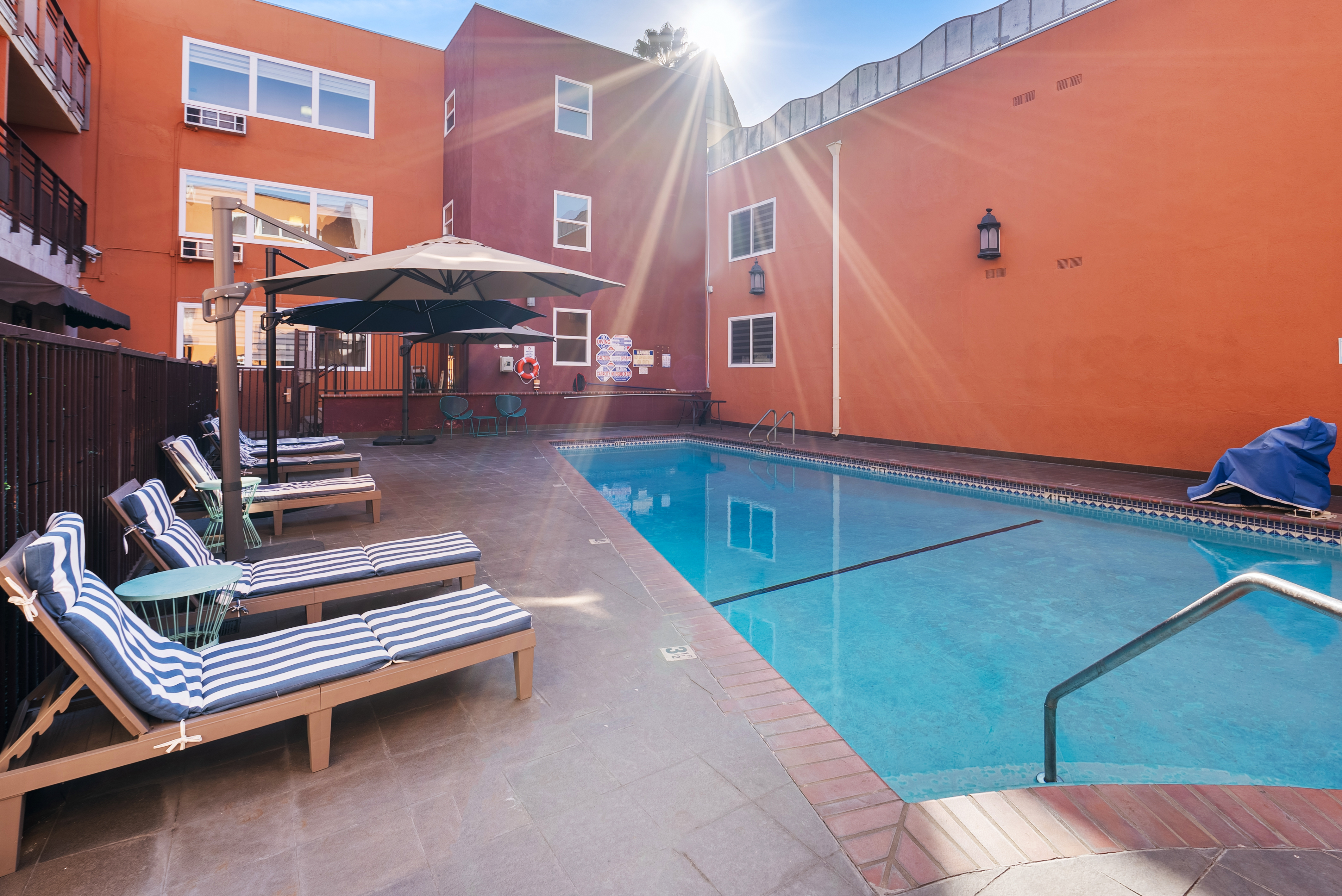 The Live Hotel — photo 49 of 60